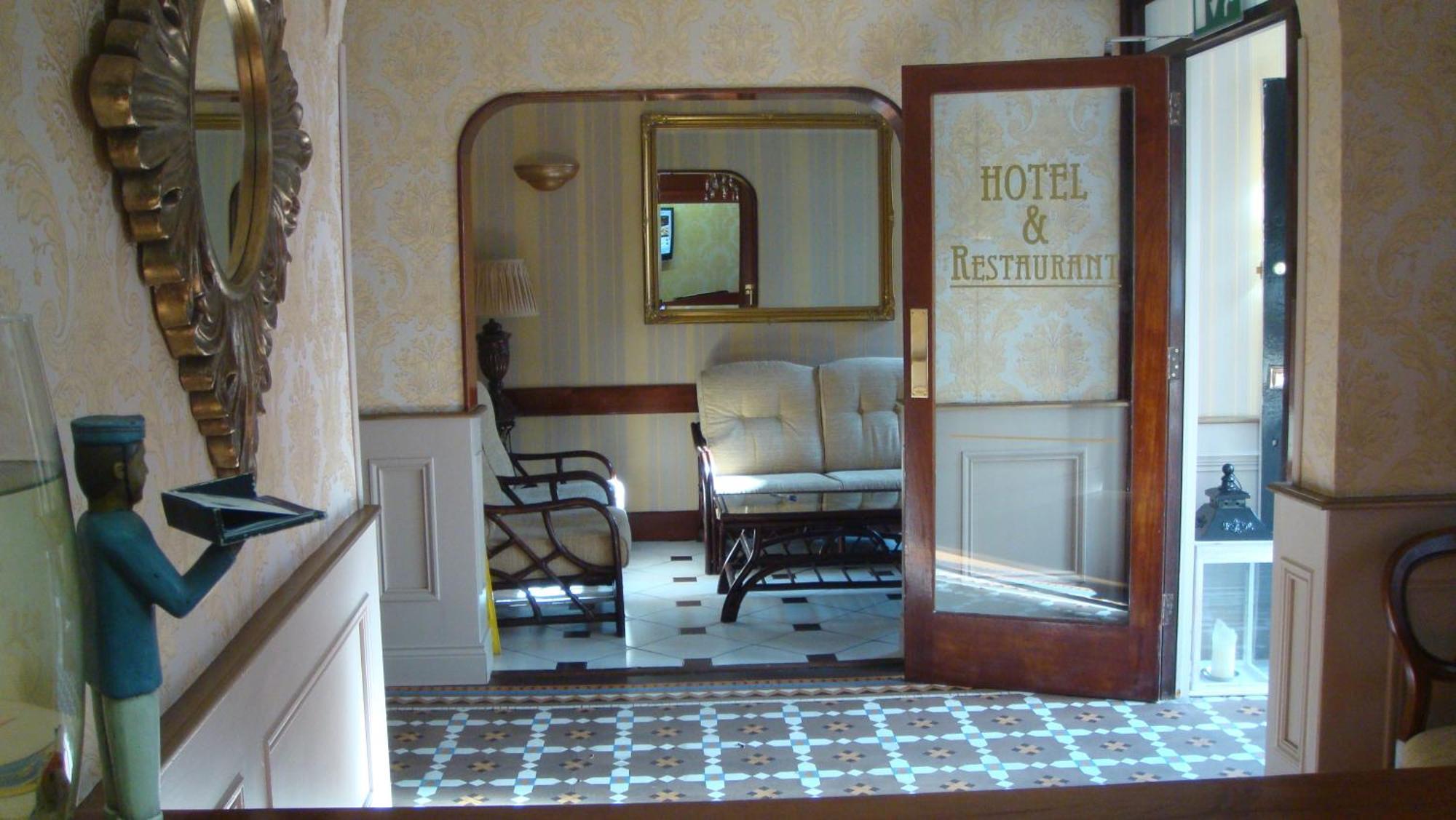 O'Shea'S Hotel Трамор Екстериор снимка